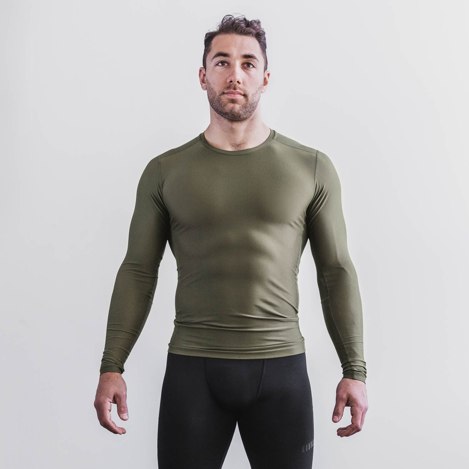 MEN'S LIGHTWEIGHT COMPRESSION LONG SLEEVE | ARMY GREEN | NOBULL